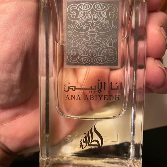 Lattafa Ana Abiyedh Eau de Parfum - Picture 8 of 11